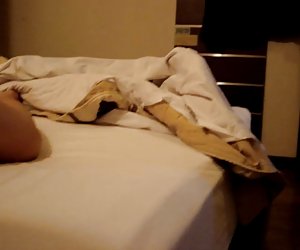 Korejské dívky prdeli v hotelu