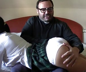 Půta locura staré nadržená kněz kurva nadržená školačka