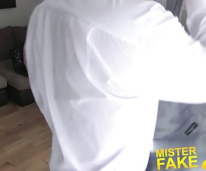 Misterfake pokušení bohatství dokazuje, příliš mnoho na tattood