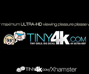 4 k tiny4k - drobné teens emma a ava mají obrovský penis
